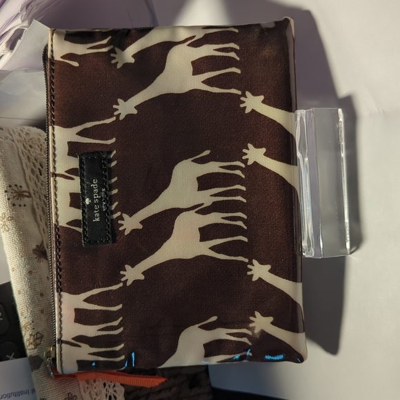 Kate Spade Daycation Giraffe Pouch Cosmetic Bags Cases
